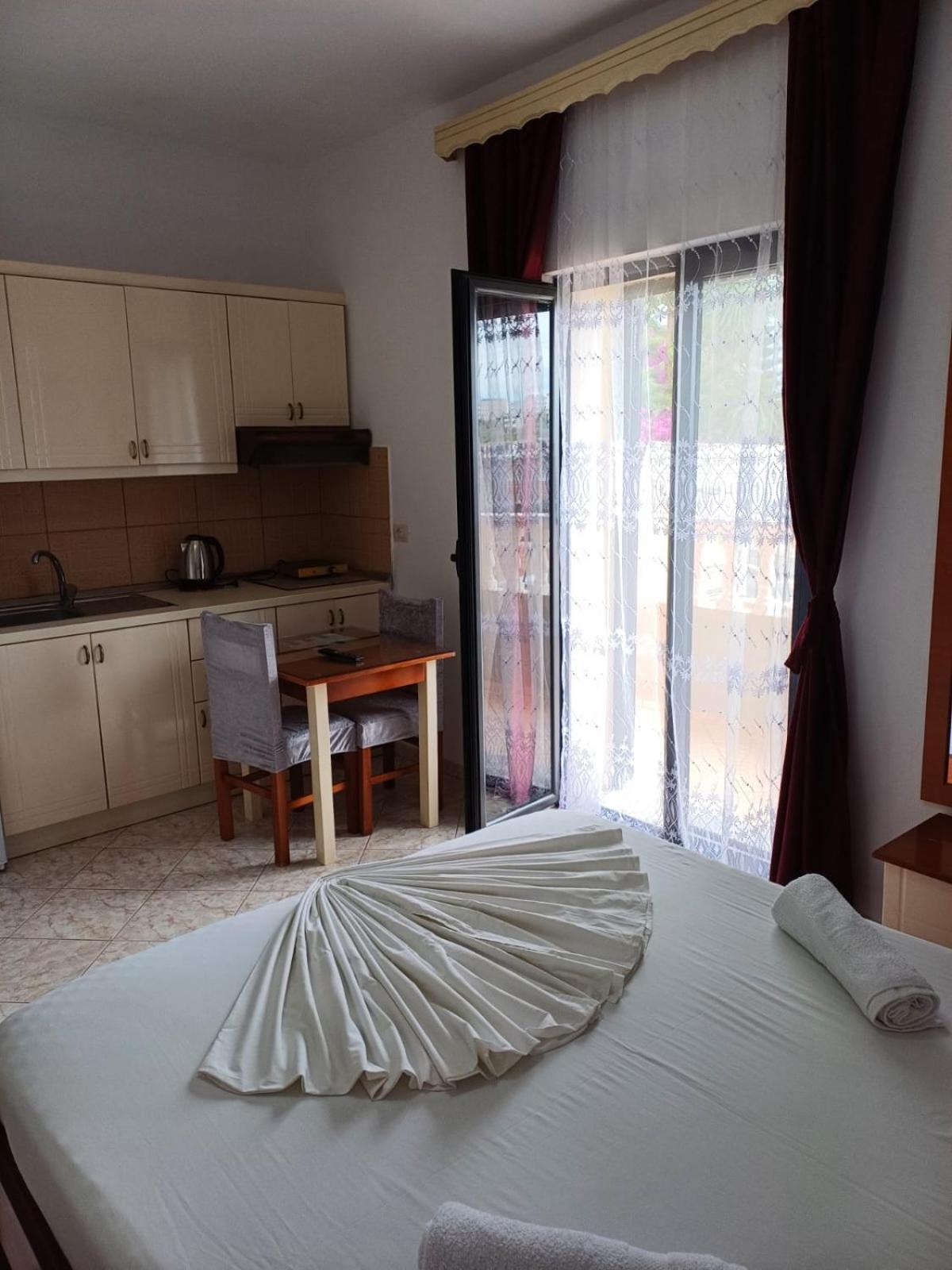 Vila Erjoni Ksamil Esterno foto